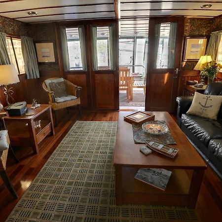 Making Waves Boatel Bed & Breakfast Торонто Екстериор снимка